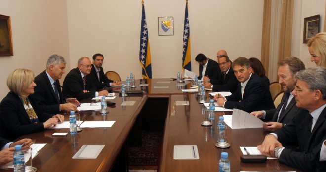 Konačno: HDZ BiH potpisao sporazum sa DF-om i SDA!