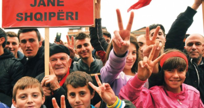 Planirali djecu obući u sliku s drona koji je uznemirio Srbiju