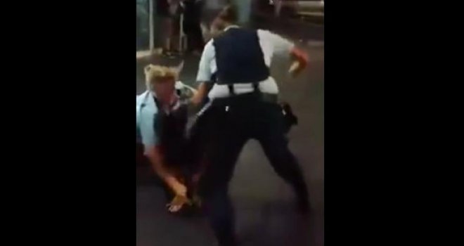 Policija brutalno tuče manekenku i glumicu!