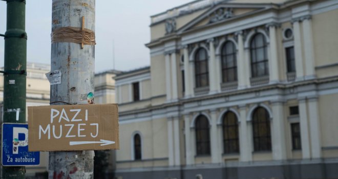 ART AKCIJA: Pazi, muzej!