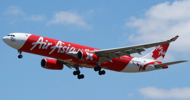 Srušenim avionom AirAsie upravljao kopilot: Šta je radio pilot?