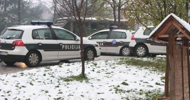 Užas u Bosanskoj Krupi: Majka i sin zajedno se objesili!