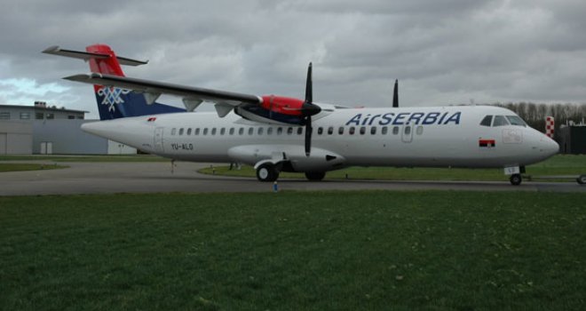 Avionu Air Srbije otpao točak pri polijetanju!