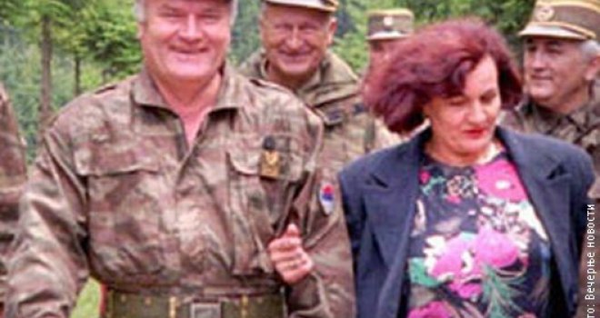 Supruga Bosiljka svjedoči: Šta je Ratko Mladić radio u Beogradu, dok su njegove snage strijeljale 7.000 Srebreničana?