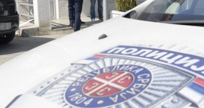 Bijesna djevojčica kiselinom zalila policajca i socijalnu radnicu