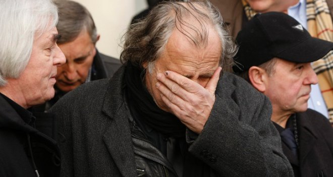 Terezu Kesoviju na ispraćaju Kemala Montena držali da ne padne u nesvijest, Šerbedžija plakao