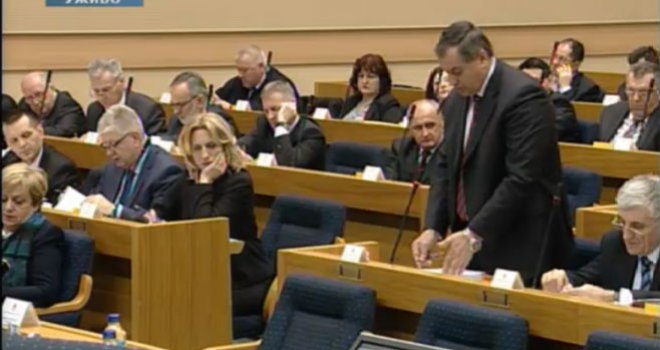 Čavić o aferi 'dva papka': I Kačavenda je sniman nezakonito, pa ga je crkva smijenila