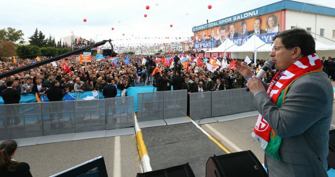Davutoglu: Neka se polome ruke svakom ko ih digne na žene!
