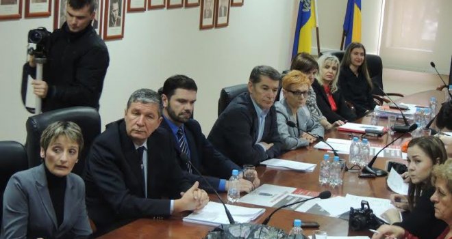  Jasmin Imamović uveo 'Etičku liniju' protiv korupcije u Općini Tuzla: Klikni i prijavi!