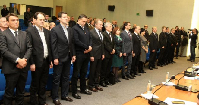 Usvojena odluka o raspisivanju izbora u SDA, Komšić pozvan da se vrati u pregovore