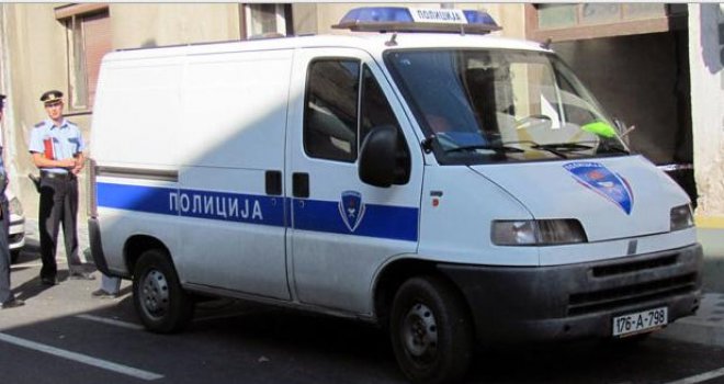 Pijani napali supruge, pa ih policija uhapsila