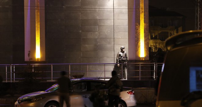 Talačka kriza u Turskoj: Naoružana osoba drži taoce u banci