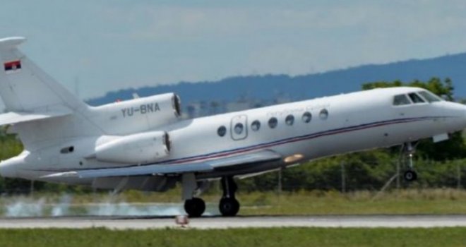 Avion se vratio u Beograd jer je stjuardesa prosula kafu po ploči s instrumentima!