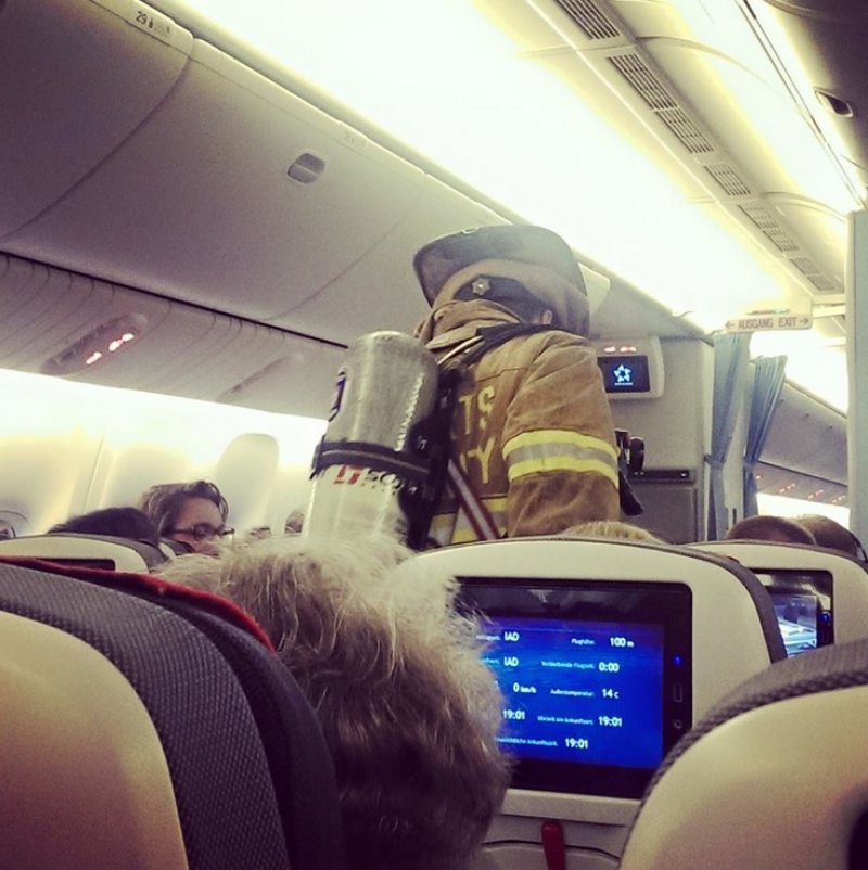 zapalio-se-avion-sa-bh-delegacijom