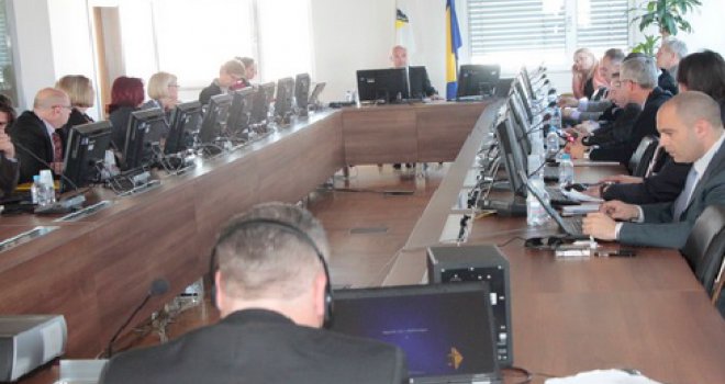 Suzbijanje korupcije i organizovanog kriminala u Federaciji BiH: Da li je 1. januar 2016. realan rok?