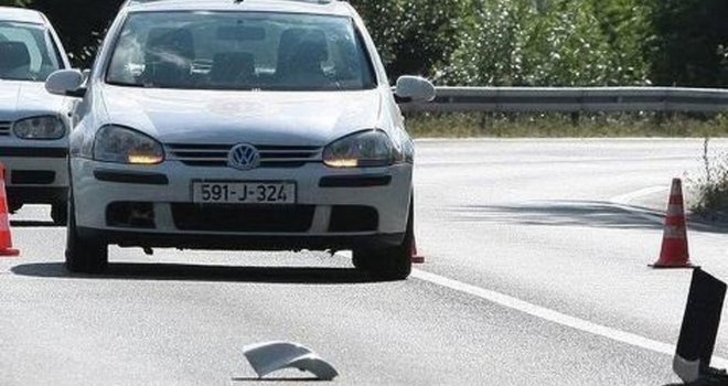 Opet teška saobraćajna nesreća: Jedna osoba poginula, dvije teško povrijeđene 