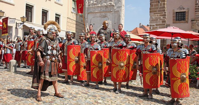 Mislite da su naše psovke previše proste? Psovke starih Rimljana i Grka bile su smrtonosne