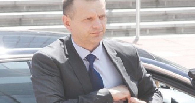 Lukač: 'Moguće je da se iz Makedonije borbe 'preliju' u BiH, nije Srbija bez razloga poslala vojsku na granicu'