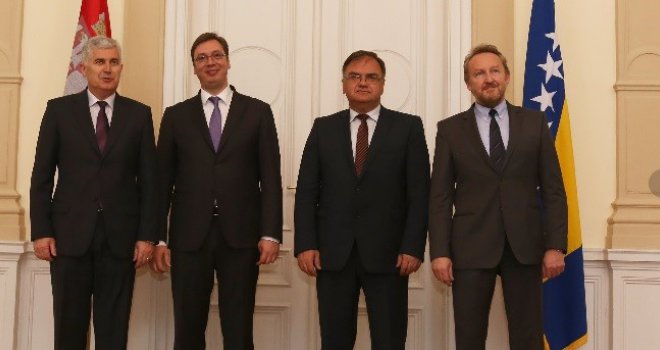  Vučić sa članovima Predsjedništva: Potrebno je unaprijediti bilateralne odnose Srbije i BiH