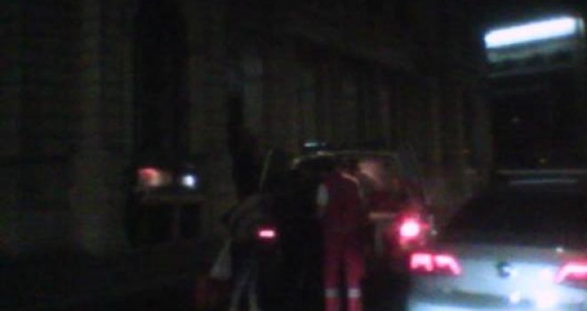 Dvije osobe povrijeđene u nesreći kod Narodnog pozorišta u Sarajevu: Djevojka nepomično ležala dok nije stigla hitna pomoć