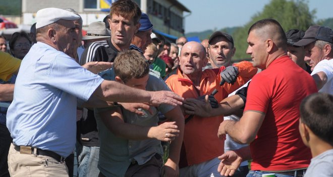 Borba za prvo mjesto: Potukli se džokeji na trkama u Bihaću, a onda su uletjeli zaštitari...
