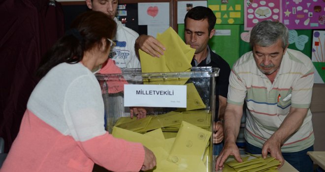 Rezultati izbora u Turskoj: Vladajuća AKP izgubila apsolutnu većinu
