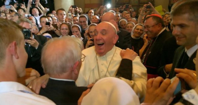 Ovo je čovjek kojem se papa Franjo najviše obradovao u sarajevskoj Katedrali!