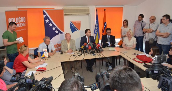 Bajrović: Ako ih premijer ne smijeni, naši ministri će uskoro sami podnijeti ostavke