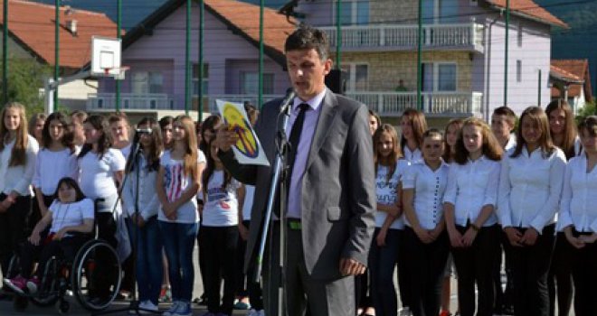 Uhapšen Sudo Lavić, direktor JU 'Deseta Osnovna škola' Ilidža zbog spolnog odnosa sa djetetom?!