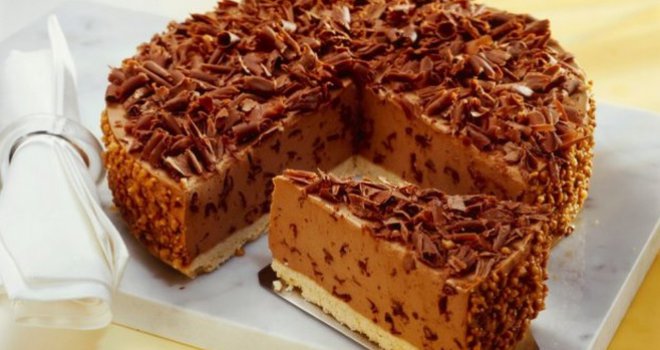 Ljetna kremasta torta za koju vam ne treba rerna: Ukusna delicija gotova dok kažete 'keks'