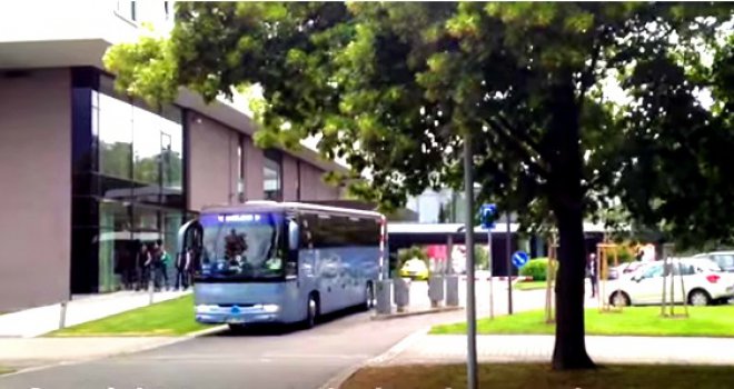 Pogledajte sjajan video najbesmislenije vožnje autobusom!
