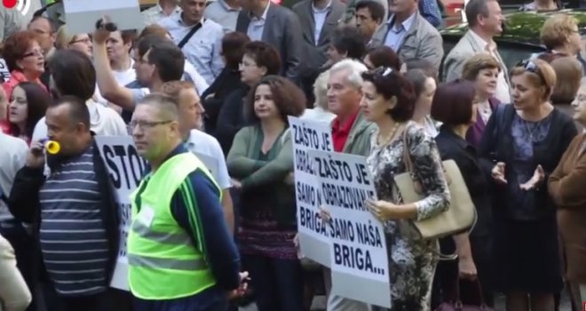 Tuzlaci protiv novih odjeljenja u Medicinskoj školi: Prestanite mlade ubjeđivati da ovdje nemaju perspektive! 