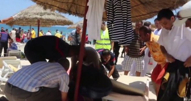 Krvavi video terorističkog napada u Tunisu: Jauci, vrisak i krv na plaži
