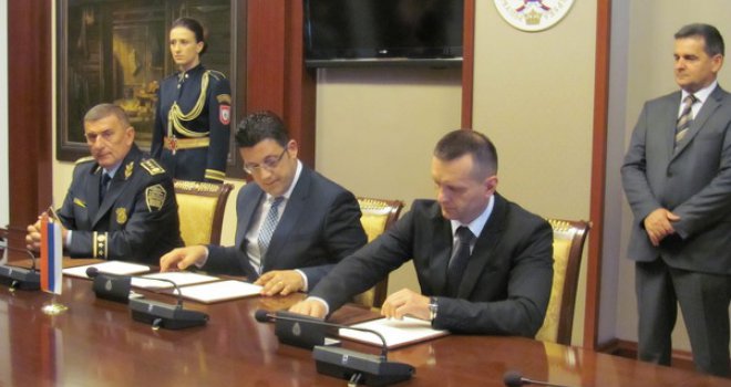 Lukač i Čampara potpisali memorandum o jačanju policijske saradnje