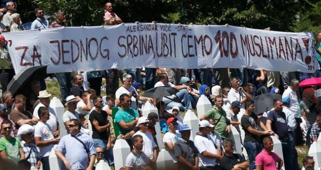 Kad su narodi konačno počeli da normalno sarađuju, iz vedra neba 'pade' potreba da nas neko miri
