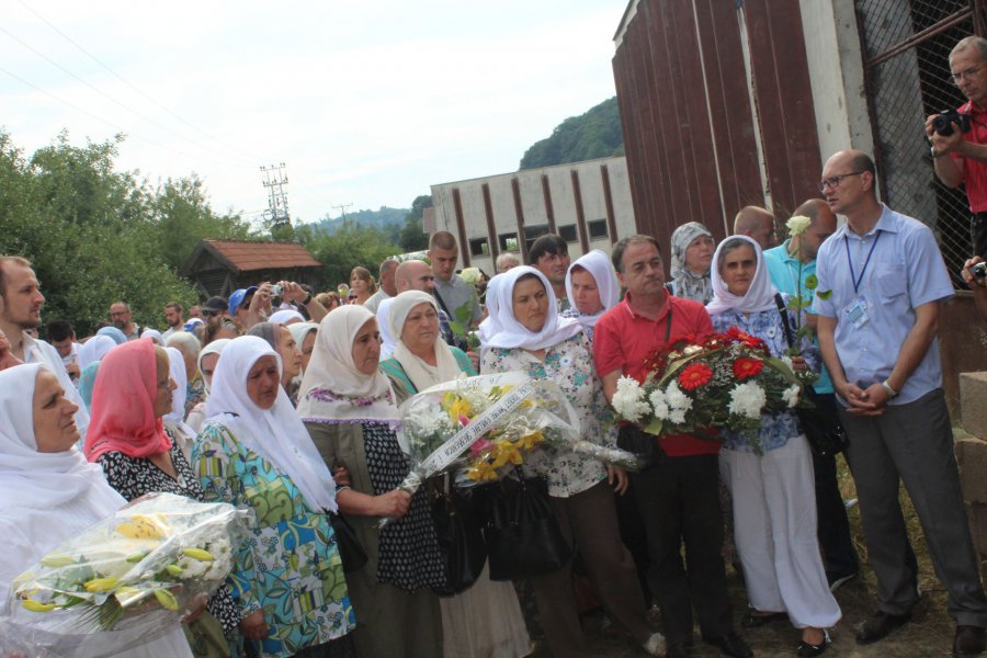 majke-srebrenice-u-kravici1