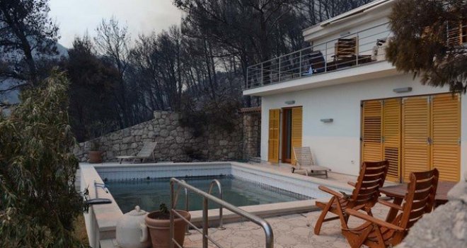 I kuća Dine Merlina zahvaćena divljim požarom!