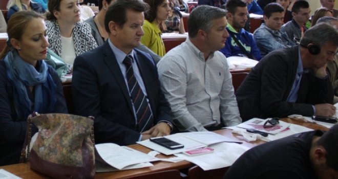 Debate o 'Sporazumu za rast i zapošljavanje': Šta je rečeno?