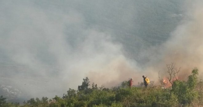 Požar kod Boračkog jezera i dalje aktivan