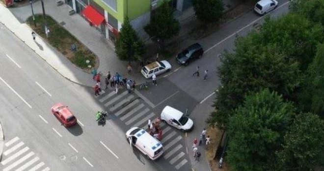 Nesreća u naselju Hrasno: Povrijeđen motociklista u sudaru sa Caddyjem