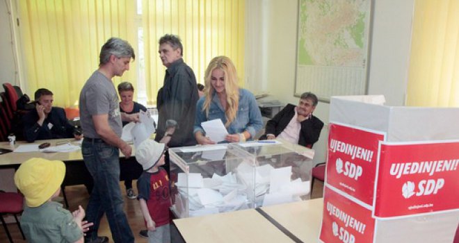 Uoči predsjedničkih izbora SDP-a BiH: Kandidati prikupljaju potpise podrške