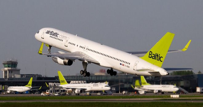  Ovo je razlog zašto u avionima ima pepeljara iako je pušenje strogo zabranjeno