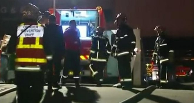 Pariz: Gori najveći muzej u Evropi, dvije osobe povrijeđene!
