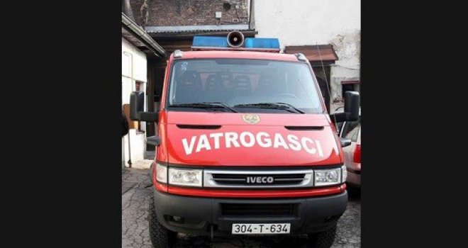 Na Kovačima, kod 'Mahira', izbio požar: Žena poginula, gorjele tri kuće!