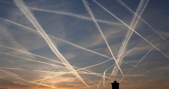 Chemtrailsi su jedna od najvećih budalaština u pseudoznanosti. Nevjerojatno da postoje ljudi koji u to vjeruju
