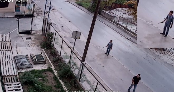 Pogledajte pokušaj pljačke humanitarnog udruženja Pomozi.ba: Jedan stražario sa sjekirom u ruci, drugi krao