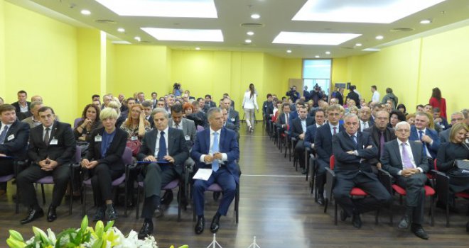 Glavni odbor SBB: Podrška nastavku razgovora Radončića i Izetbegovića, cilj je stabilna i odgovorna vlast