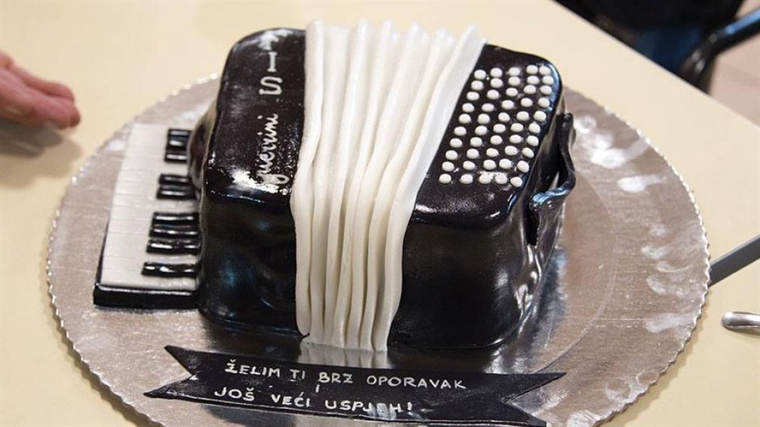 pero-gudelj-torta-harmonika