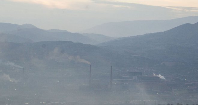 Oktobarske magle donose nevolje Zeničanima: Grad se ponovo počinje gušiti u smogu