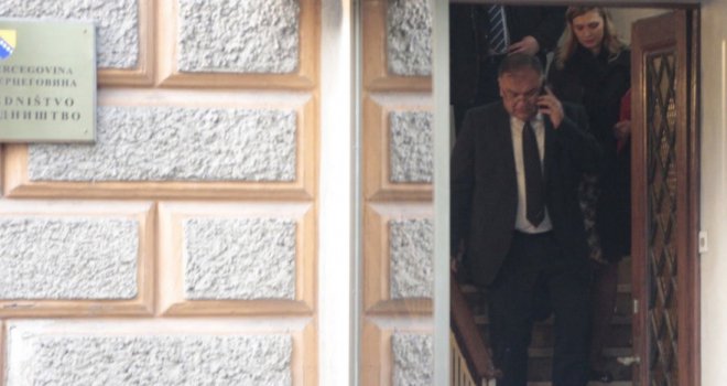 Izetbegović, Radončić i Lagumdžija održali sastanak, ili je u pitanju 'obična kafa' sa Ivanićem?